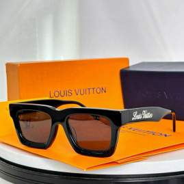 Picture of Louis Vuitton Sunglasses _SKUfw79398968fw